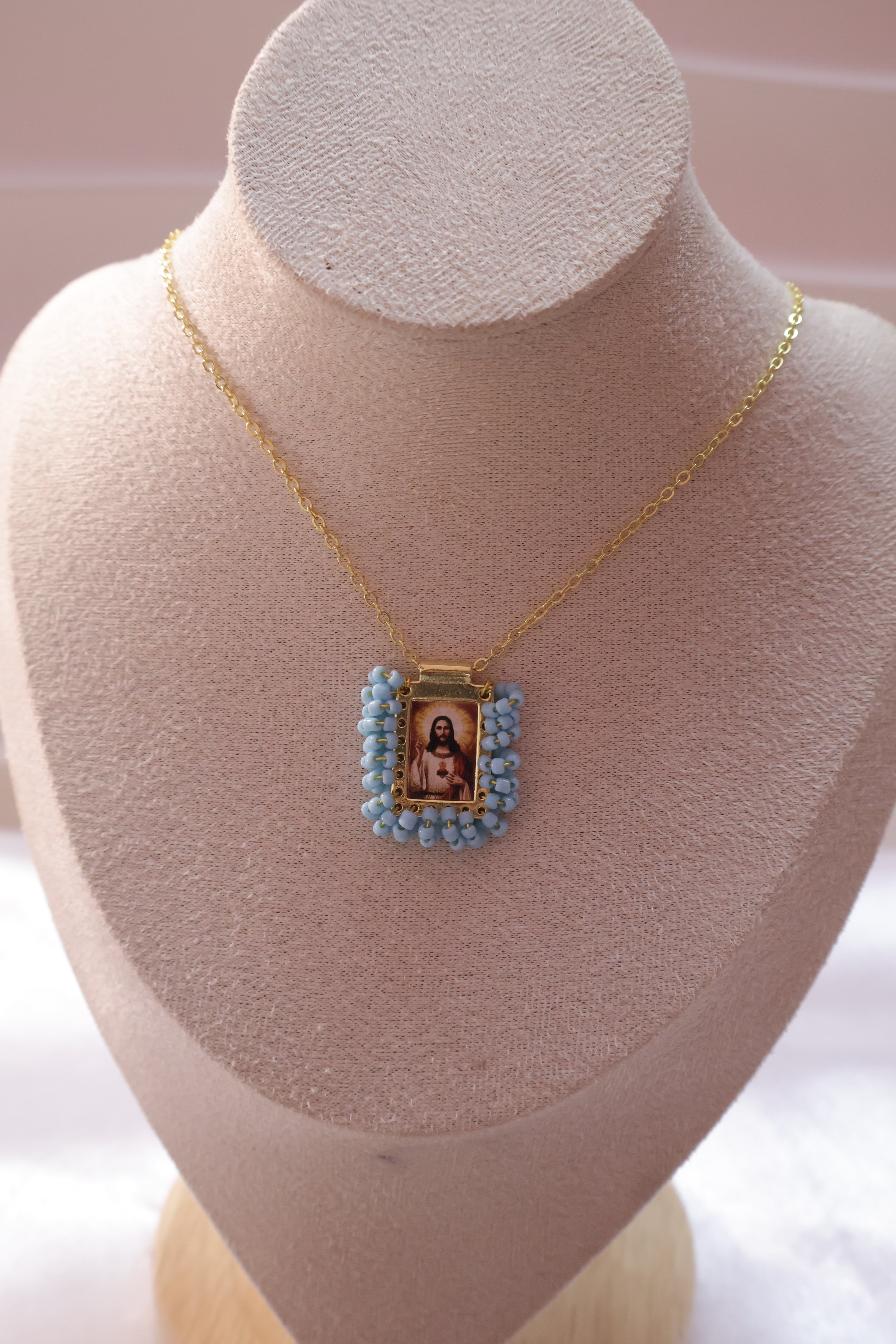 Sagrado Corazón de Jesús Necklace