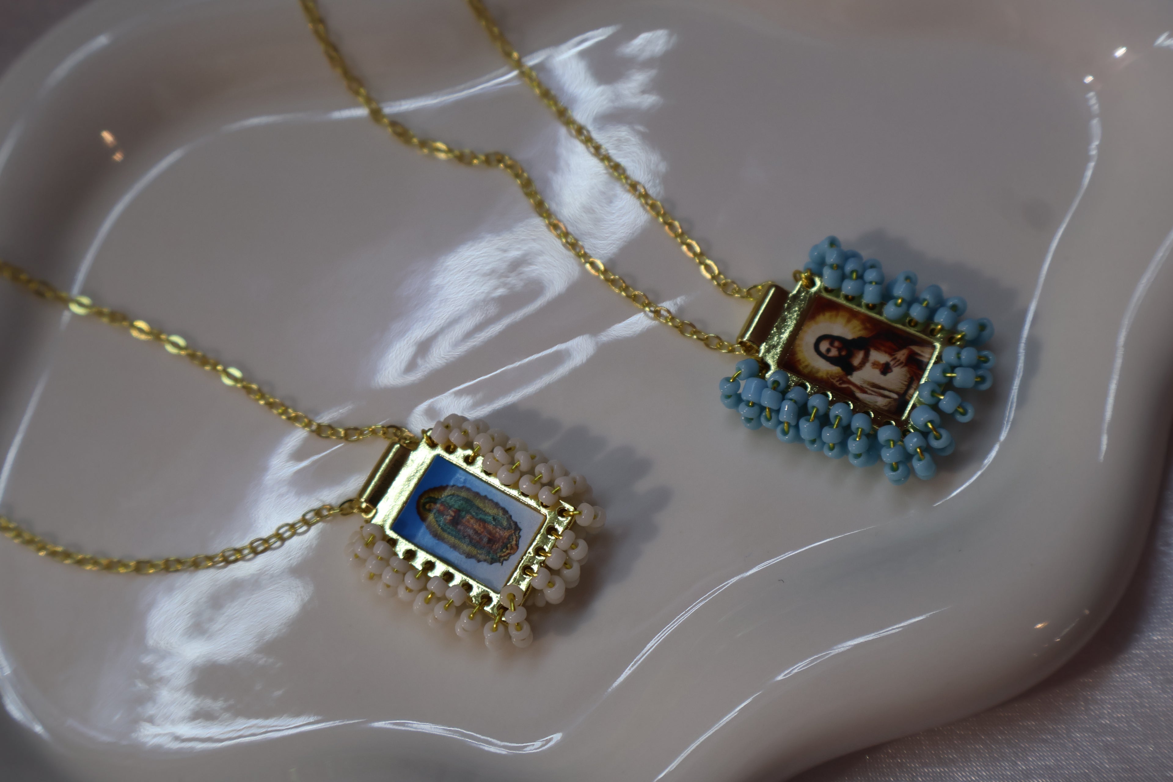 Sagrado Corazón de Jesús Necklace