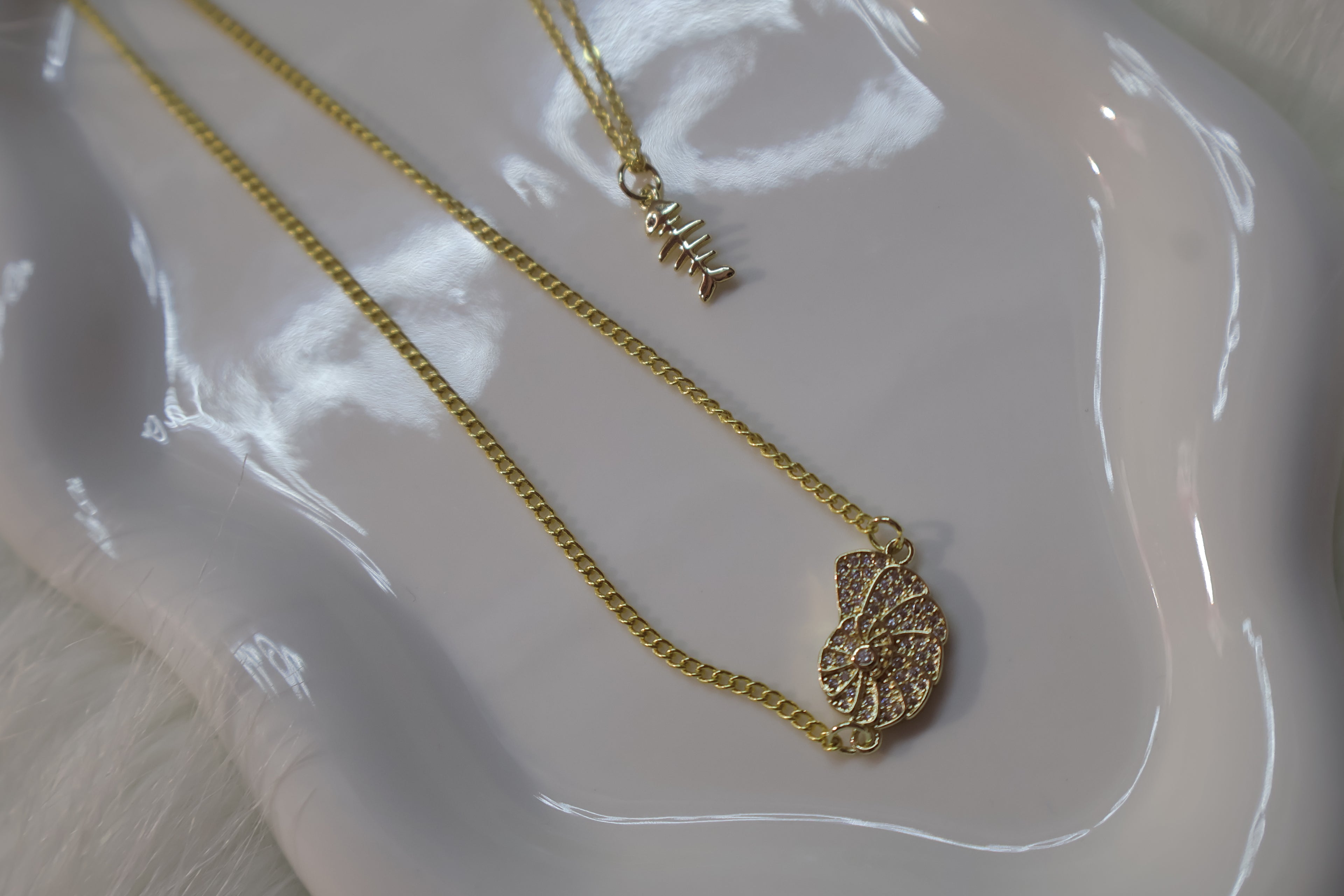 Concha Brillante Necklace