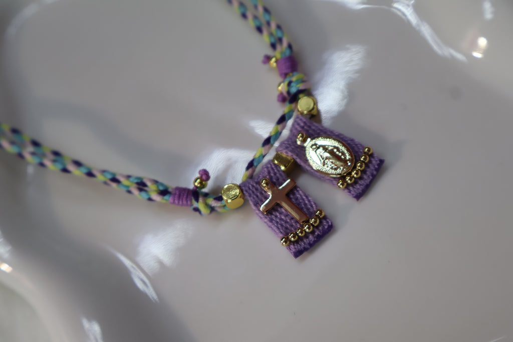 Fe Tejida Violeta Escapulario