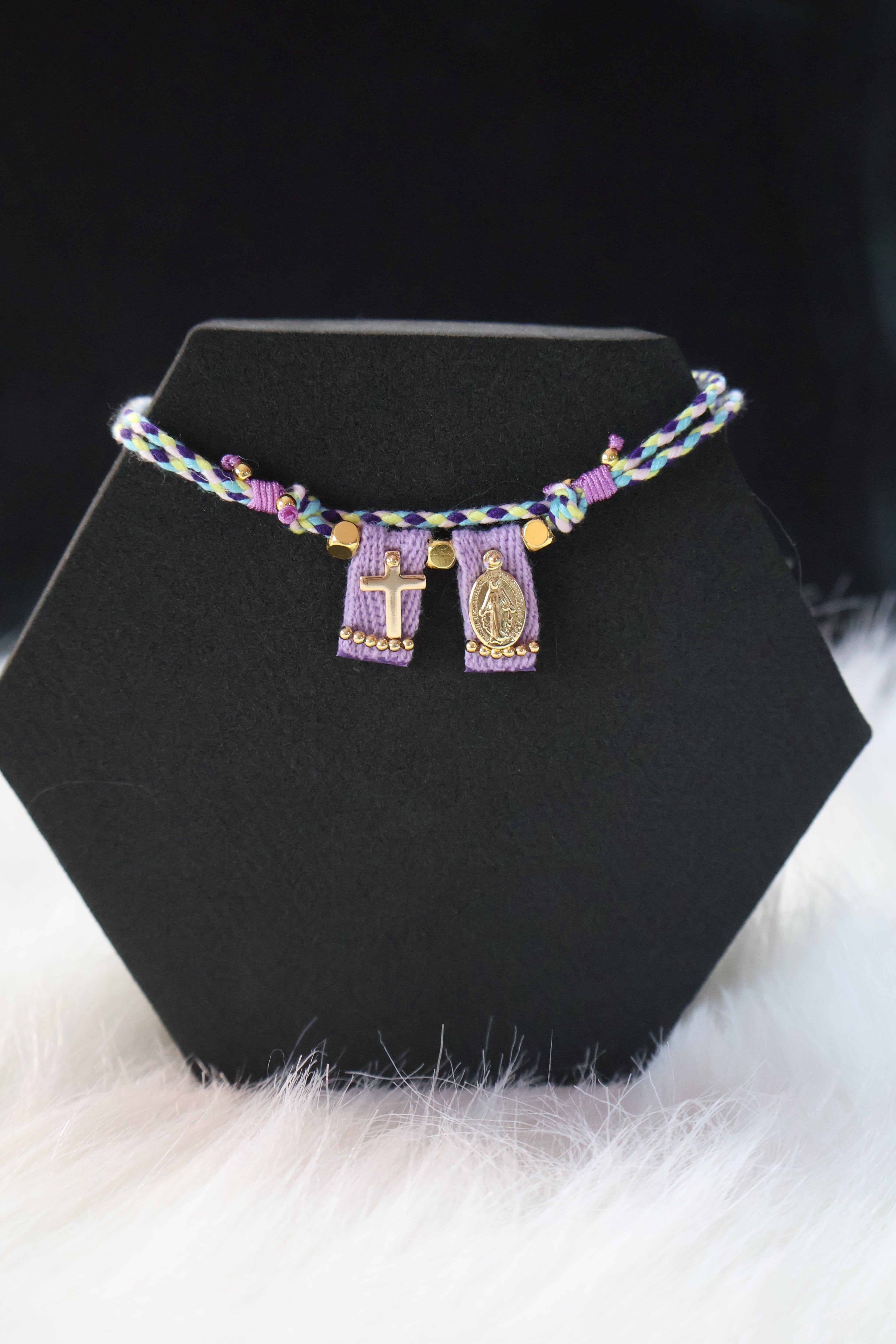 Fe Tejida Violeta Escapulario
