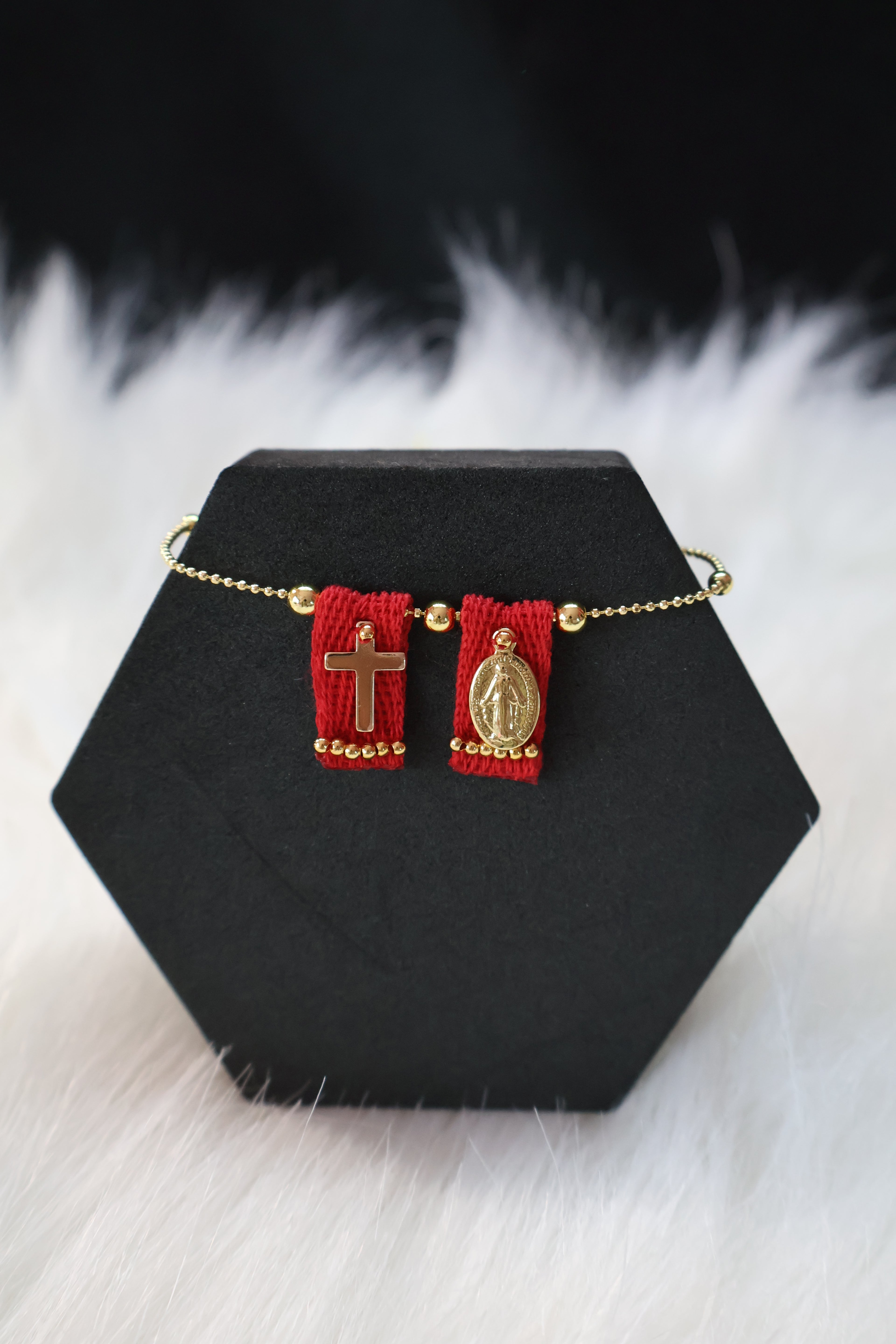 Fe Tejida Oro Escapulario