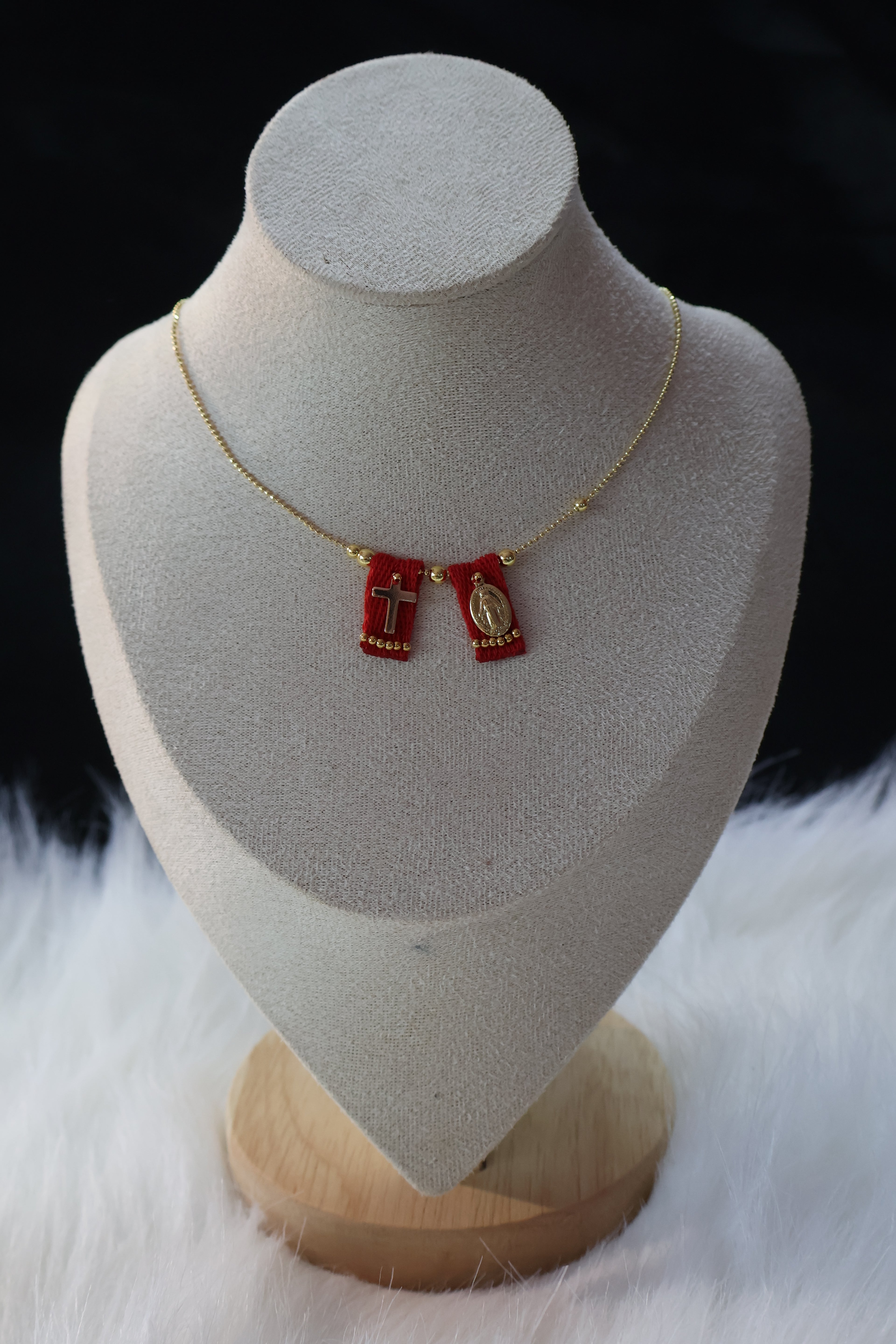 Fe Tejida Oro Escapulario