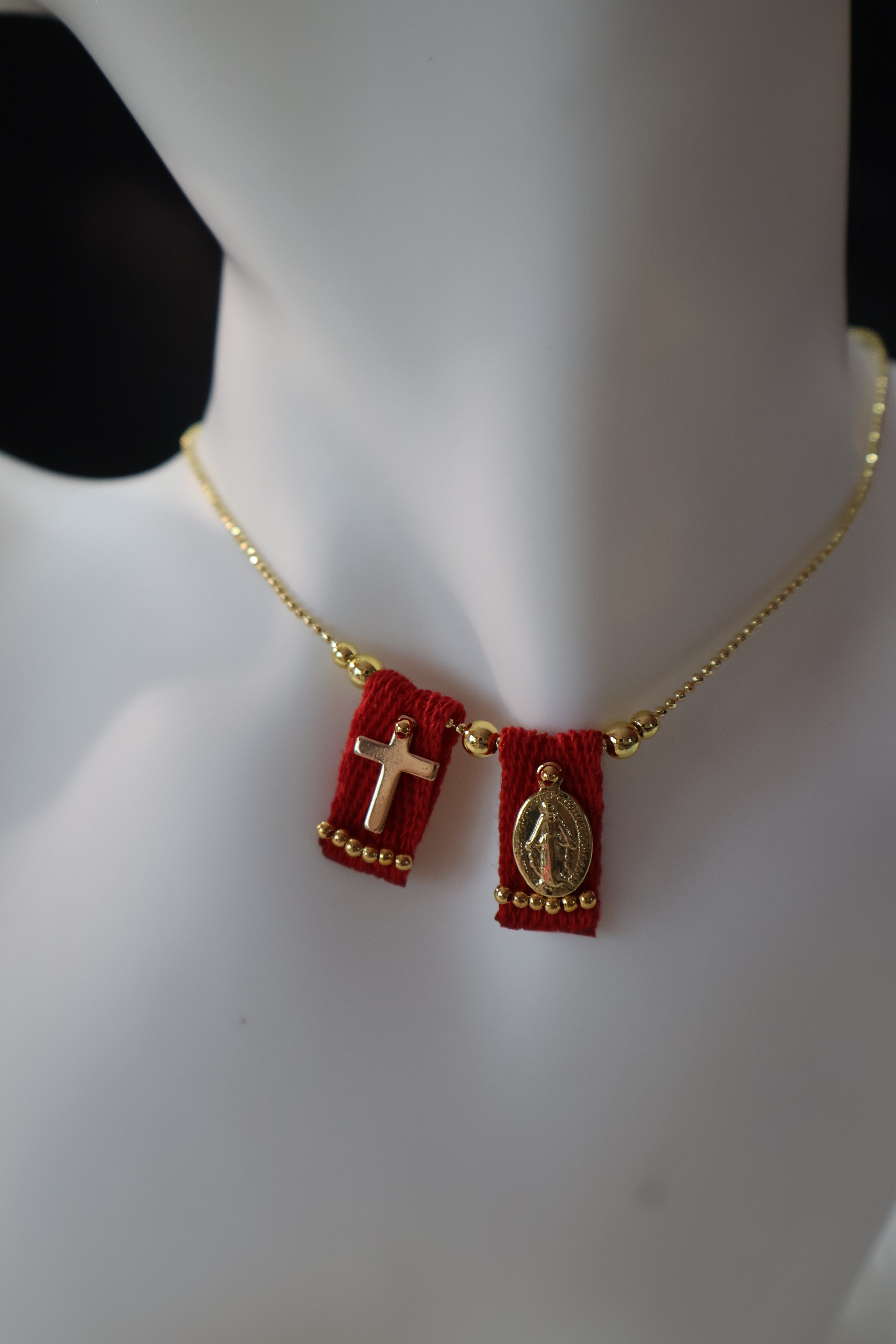 Fe Tejida Oro Escapulario