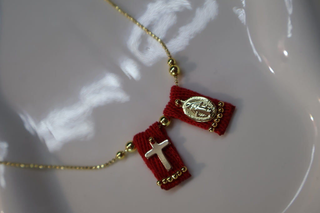 Fe Tejida Oro Escapulario