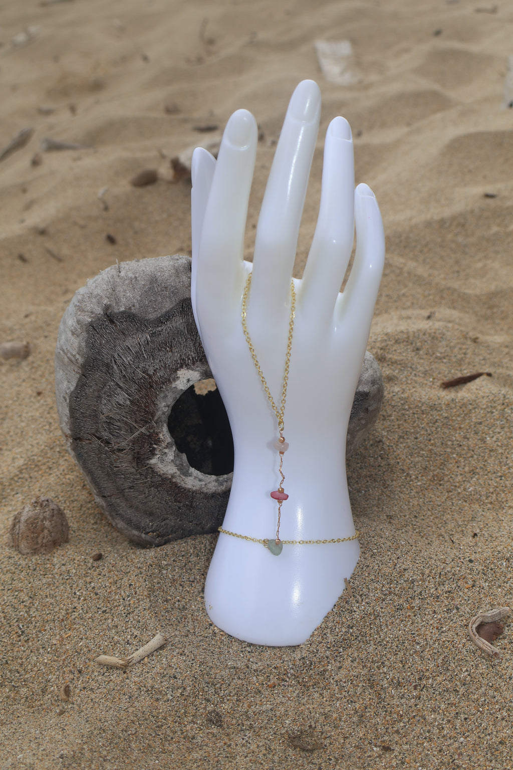 Soleil Handchain