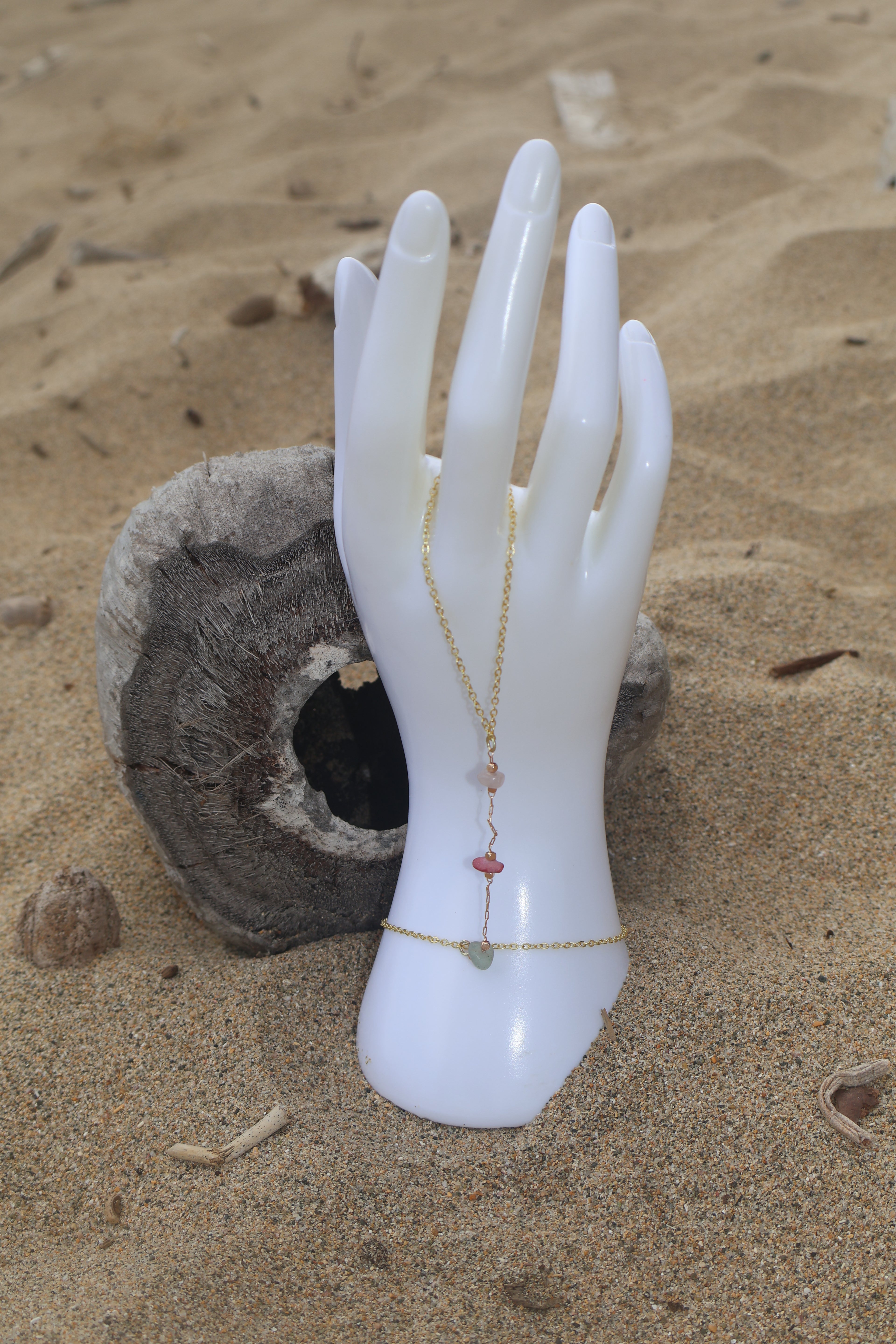 Soleil Handchain