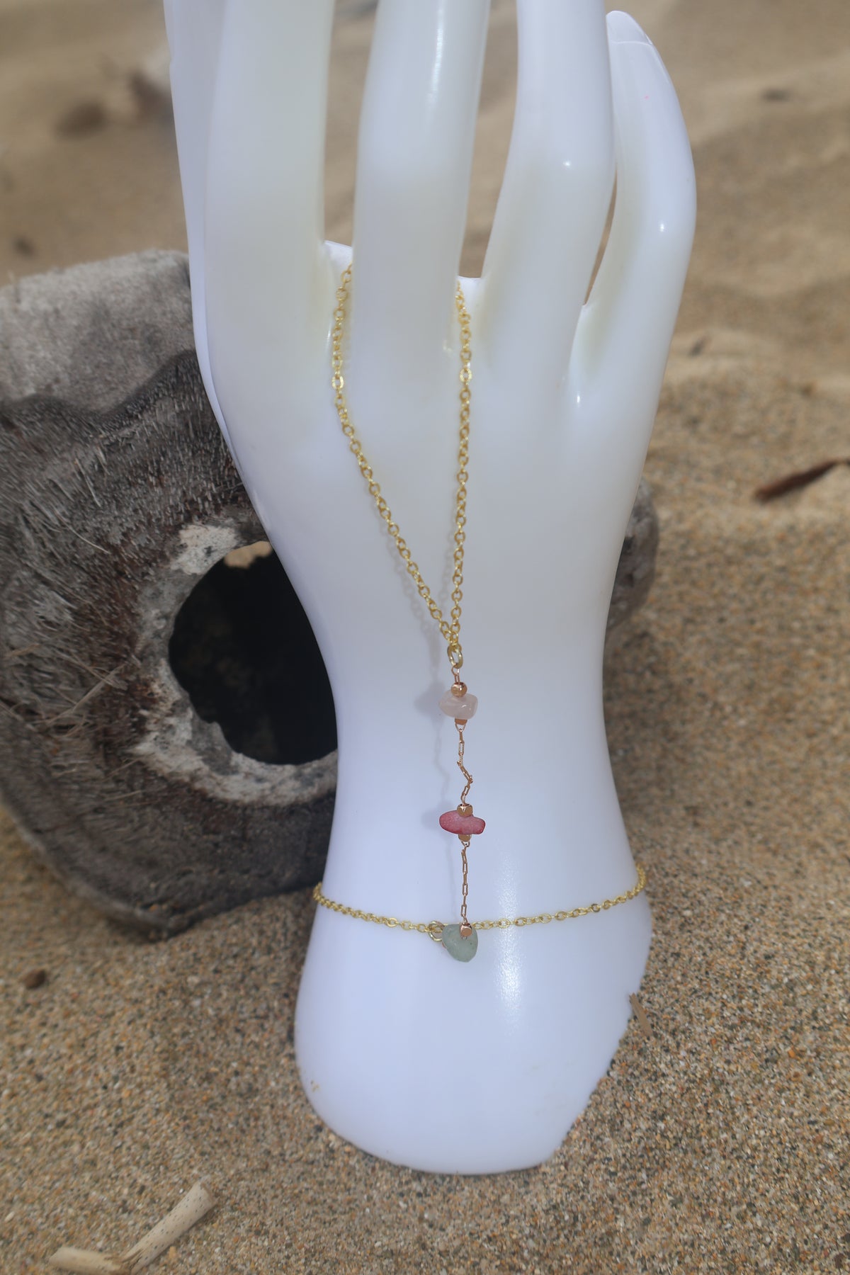 Soleil Handchain