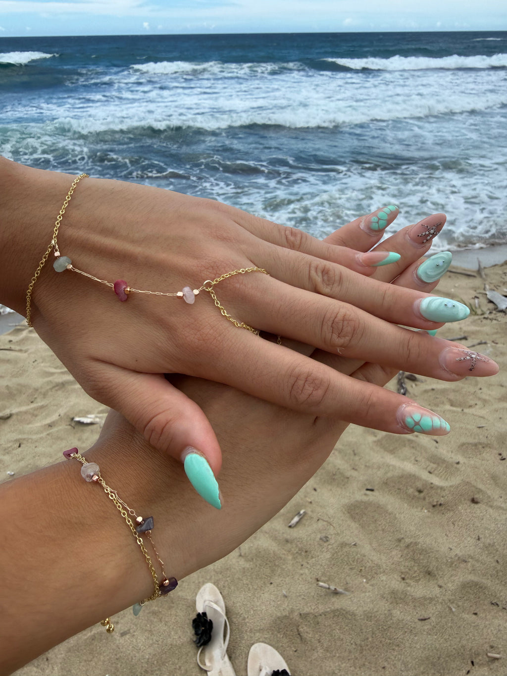 Soleil Handchain