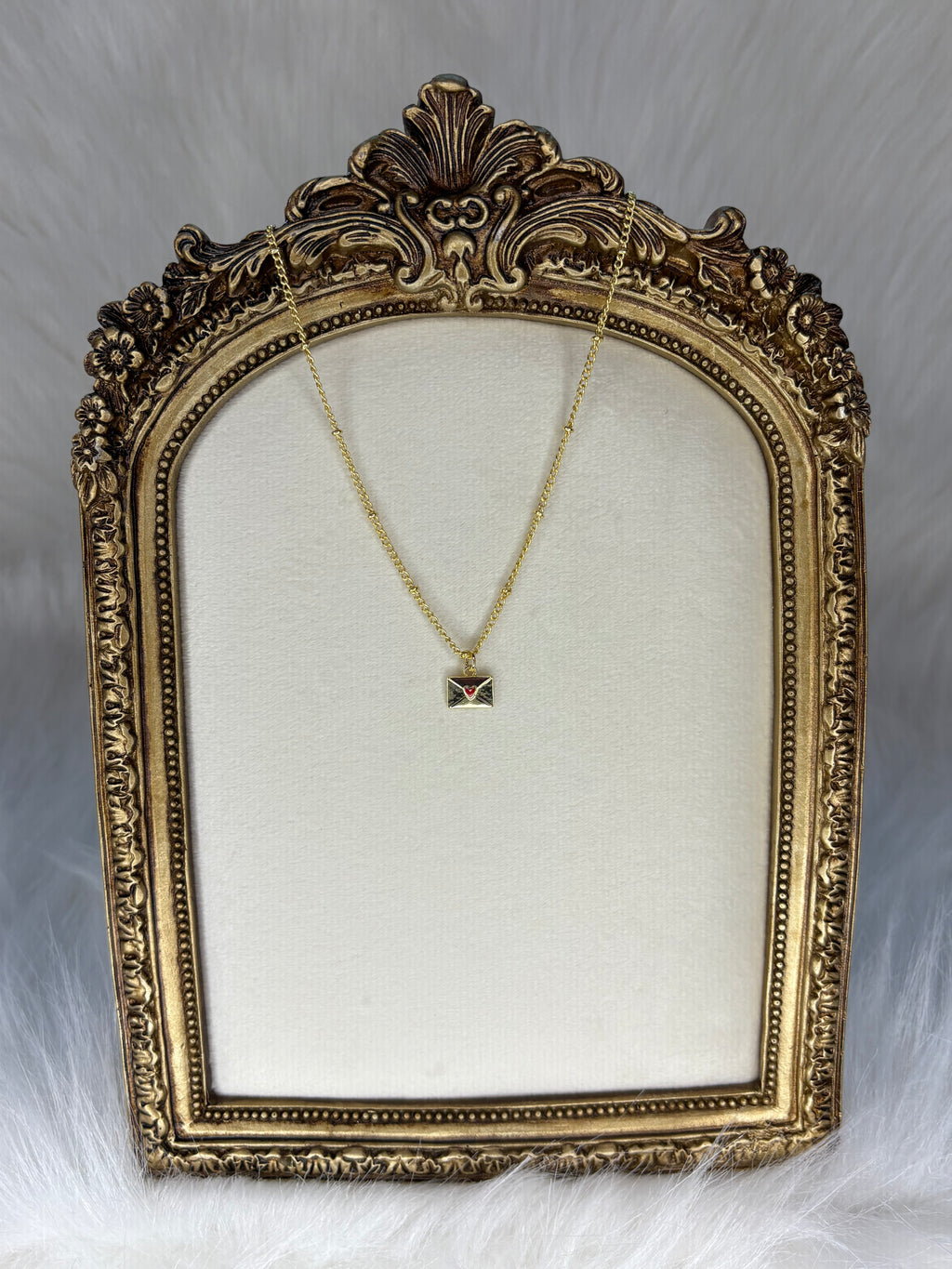 XoXo Necklace